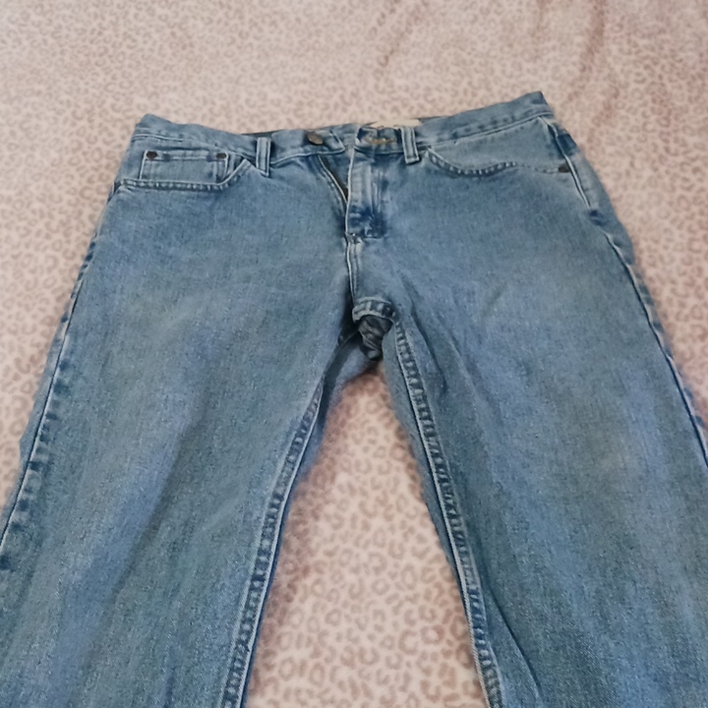 Wrangler relaxed fit 32x32 blue jeans